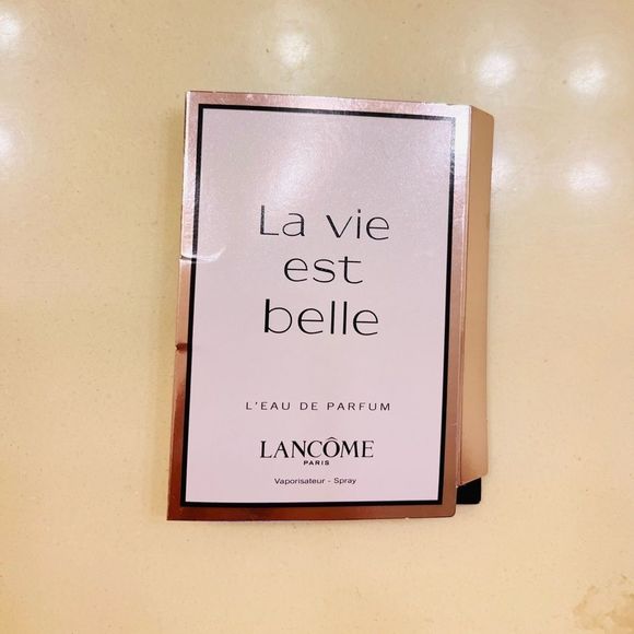 Lancome La Vie Est Belle perfume spray Sample Size - Picture 2 of 3